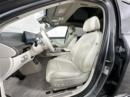 2023 Genesis GV60 Advanced AWD