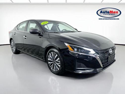 Super Black Clearcoat 2024 Nissan Altima 2.5 SV