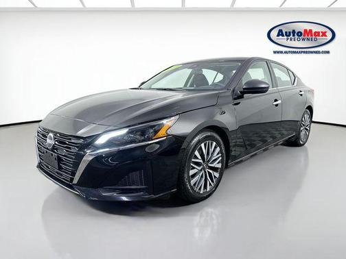 Super Black Clearcoat 2024 Nissan Altima 2.5 SV