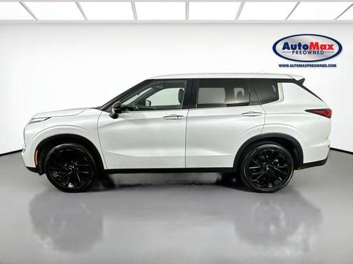 White Diamond 2024 Mitsubishi Outlander SE S-AWC