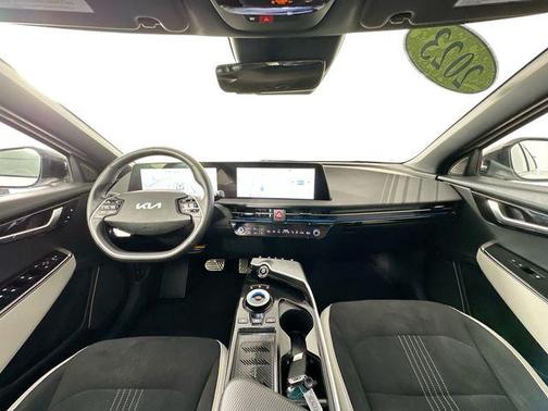 Snow White Pearl 2023 Kia EV6 GT-Line