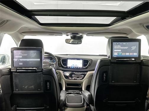 2022 Chrysler Pacifica Hybrid Limited