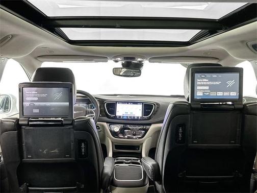2022 Chrysler Pacifica Hybrid Limited