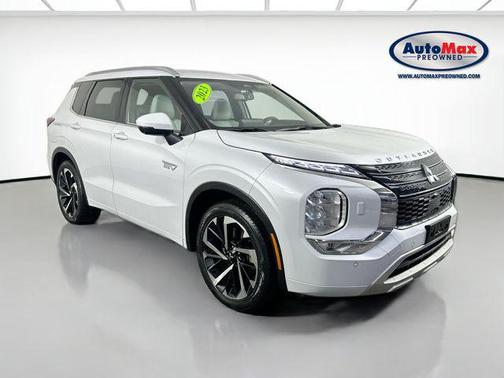 White Diamond 2023 Mitsubishi Outlander PHEV SEL