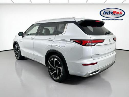 White Diamond 2023 Mitsubishi Outlander PHEV SEL