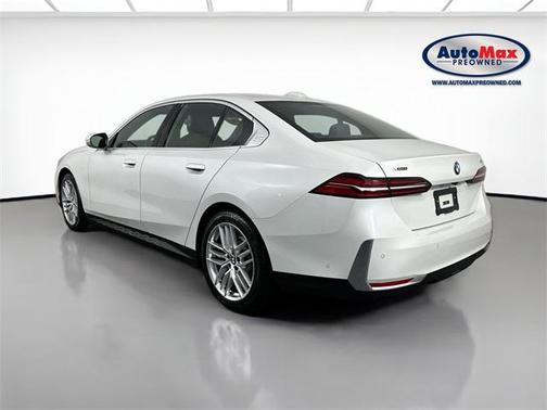 2025 BMW 530 i xDrive