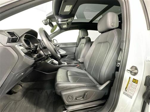 2024 Audi Q3 Premium 45 TFSI S line quattro Tiptronic