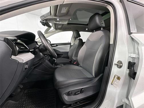 2024 Volkswagen Taos 1.5T SE Black