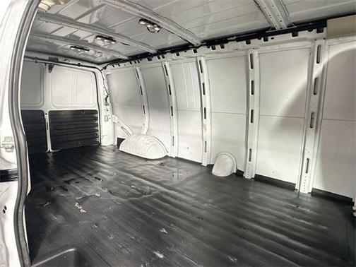 2023 GMC Savana 2500 Work Van