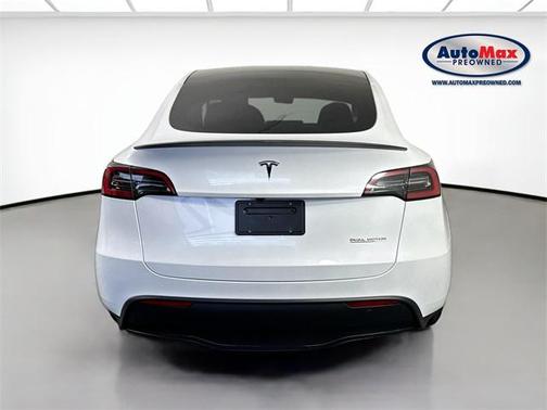 2024 Tesla Model Y Performance Dual Motor All-Wheel Drive