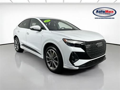 2022 Audi e-tron Premium Plus