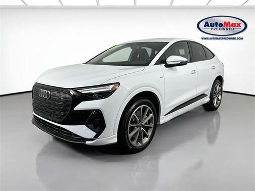 2022 Audi e-tron Premium Plus