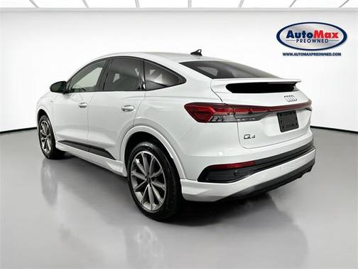 2022 Audi e-tron Premium Plus