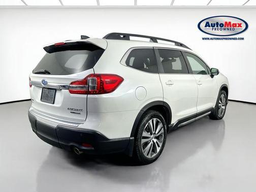 Crystal White Pearl 2022 Subaru Ascent Limited 7-Passenger