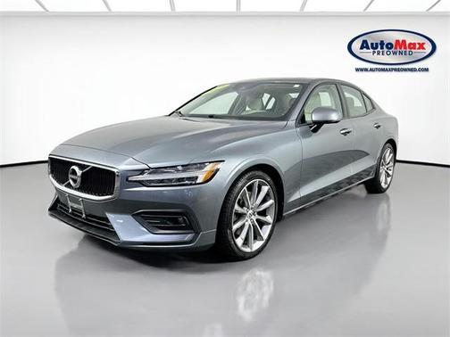 2021 Volvo S60 T5 Momentum
