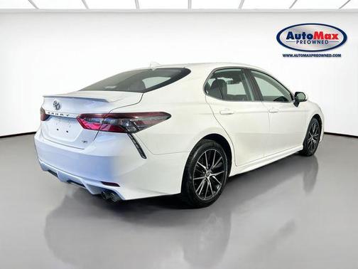Ice Cap 2024 Toyota Camry SE