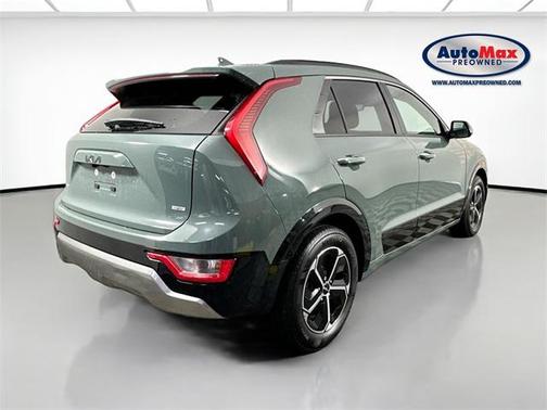 2023 Kia Niro SX