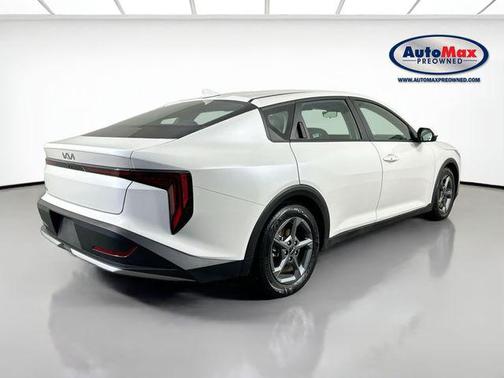 Snow White Pearl 2025 Kia K4 LXS