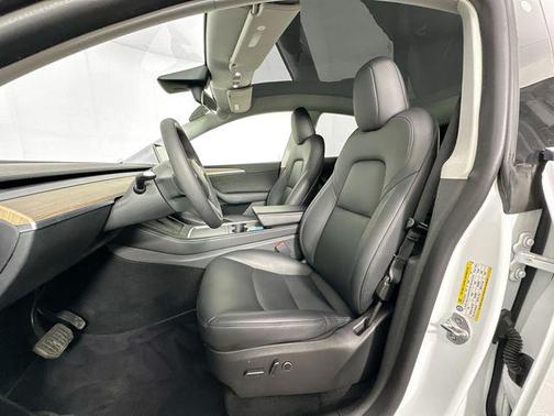 2022 Tesla Model Y Long Range Dual Motor All-Wheel Drive