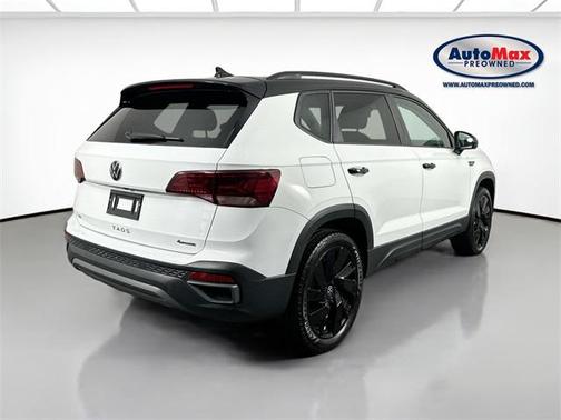 2024 Volkswagen Taos 1.5T SE Black