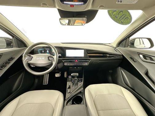 Aurora Black Pearl 2023 Kia Niro Touring