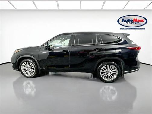 2023 Toyota Highlander Hybrid Platinum