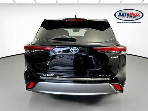 2023 Toyota Highlander Hybrid Platinum