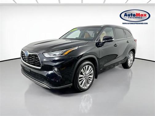 2023 Toyota Highlander Hybrid Platinum