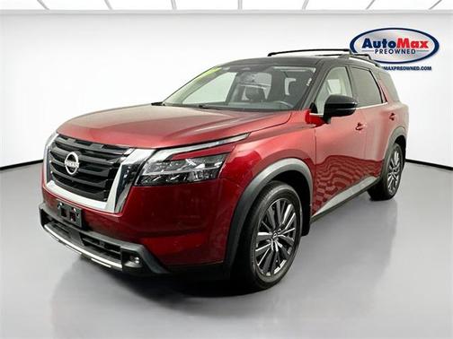 2022 Nissan Pathfinder SL 4WD