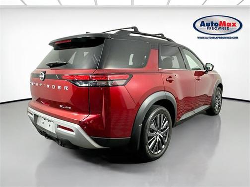 2022 Nissan Pathfinder SL 4WD