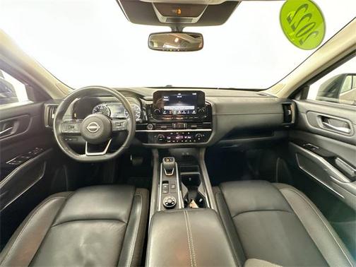 2022 Nissan Pathfinder SL 4WD