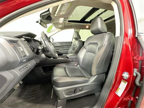 2022 Nissan Pathfinder SL 4WD
