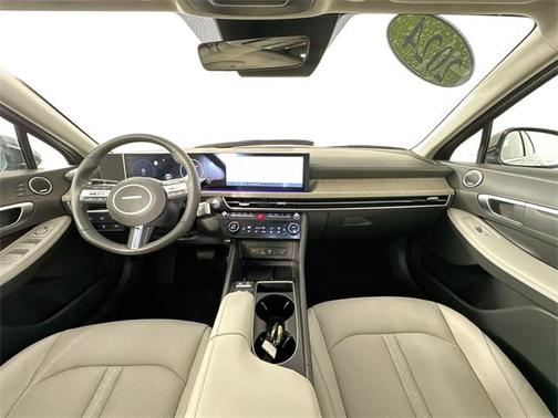2024 Hyundai SONATA Hybrid Limited
