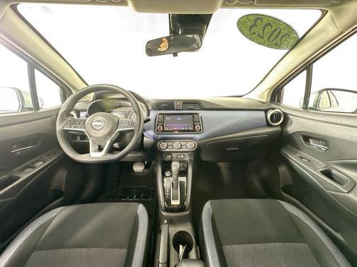 Brilliant Silver Metallic 2023 Nissan Versa 1.6 SV