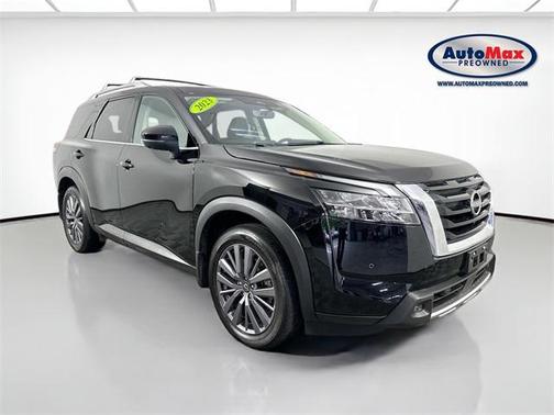 2023 Nissan Pathfinder SL 4WD