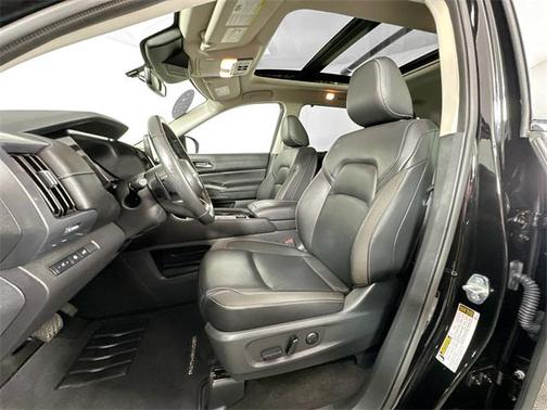 2023 Nissan Pathfinder SL 4WD