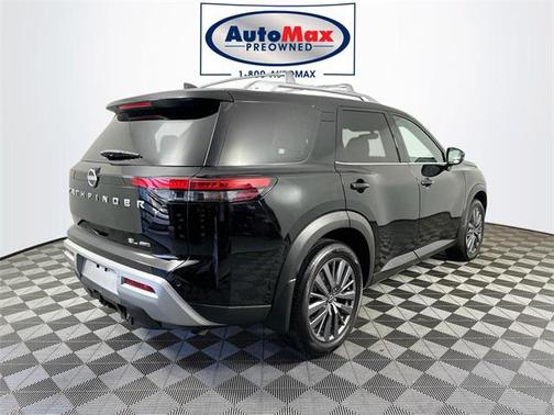 2023 Nissan Pathfinder SL 4WD