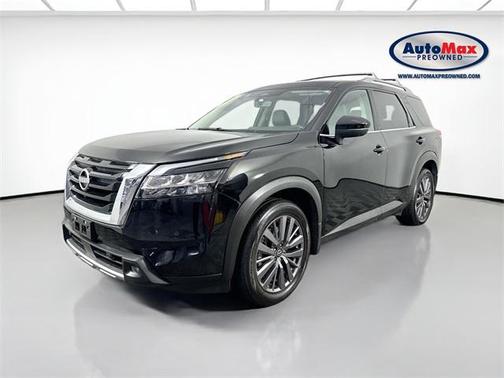 2023 Nissan Pathfinder SL 4WD