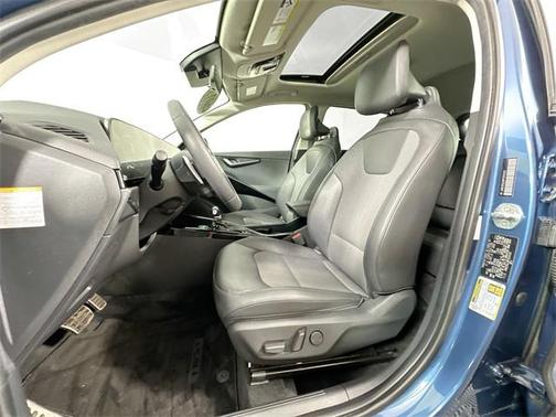 2023 Kia Niro Touring