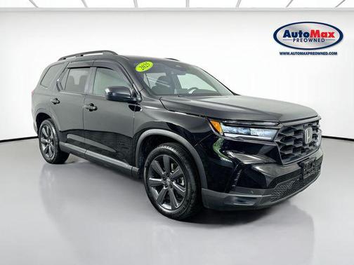 Crystal Black Pearl 2025 Honda Pilot Sport