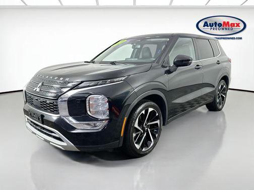 Black Diamond 2024 Mitsubishi Outlander SE 2.5 S-AWC