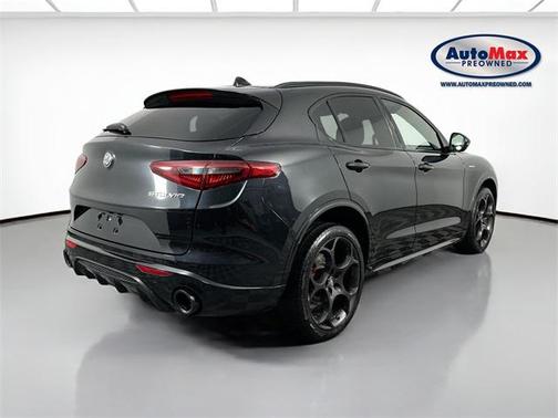 2023 Alfa Romeo Stelvio Veloce AWD