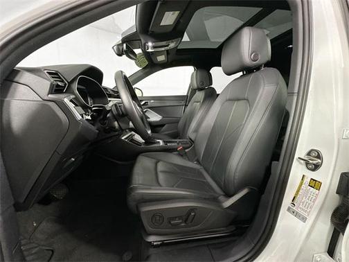 2022 Audi Q3 45 S line Premium