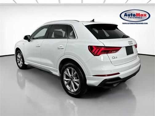 2024 Audi Q3 Premium 45 TFSI S line quattro Tiptronic