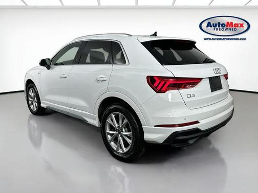 2024 Audi Q3 Premium 45 TFSI S line quattro Tiptronic