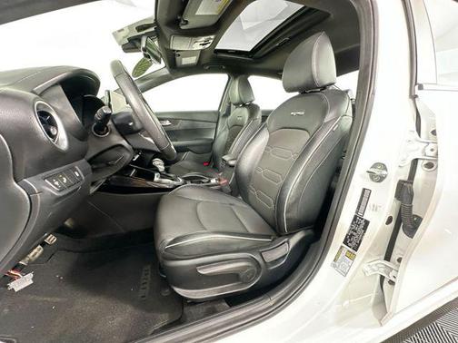 Snow White Pearl 2022 Kia Forte GT-Line