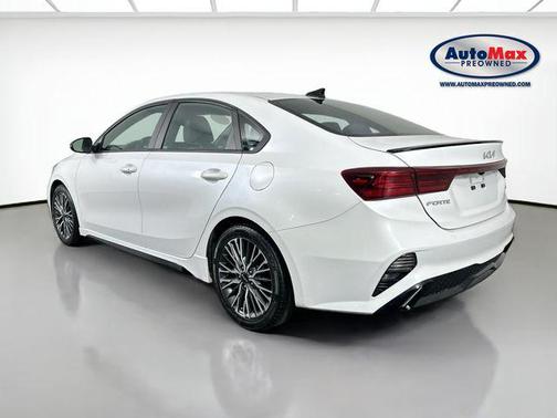 Snow White Pearl 2022 Kia Forte GT-Line