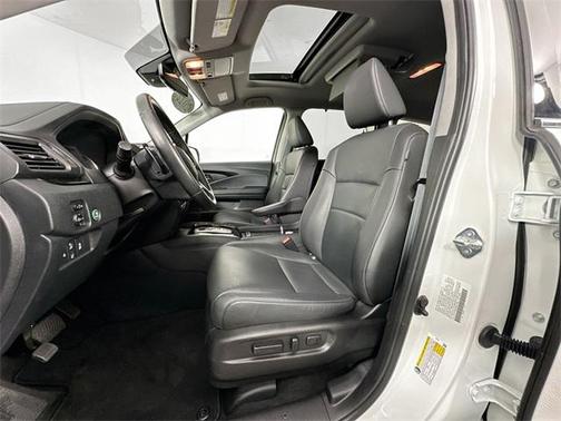 2022 Honda Pilot Touring 8-Passenger