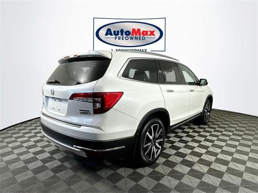 2022 Honda Pilot Touring 8-Passenger