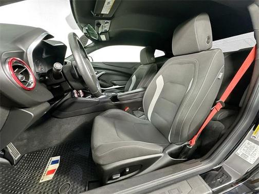2021 Chevrolet Camaro RWD Coupe LT1